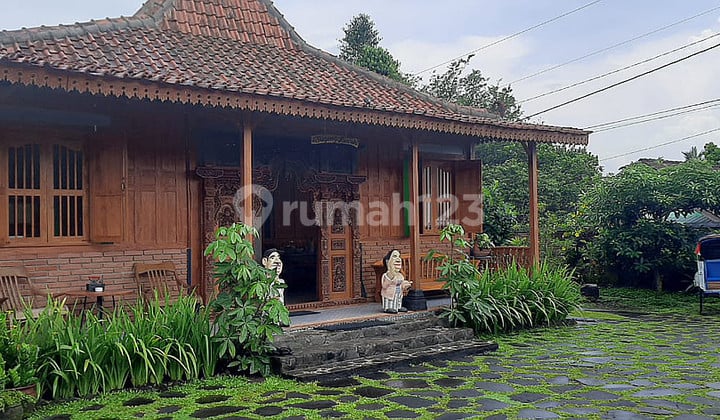 Rumah dengan Konsep Villa Full Furnish. di Jl Kaliurang Km 16, Pakem, Sleman.