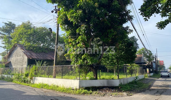 Investasi Tanah Pekarangan 985 Meter Persegi Lokasi Dekat Manna Kampus Godean