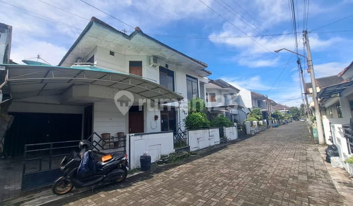 Dijual Rumah 2 Lantai di Perumahan Dekat Kampus Ugm, Sariharjo Ngaglik Sleman.