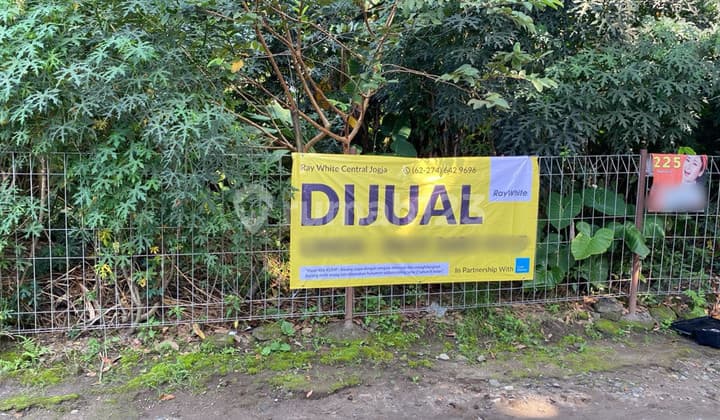 Tanah Pekarangan 405 Meter Persegi Lokasi Dekat Pasar Condongcatur,Depok Sleman