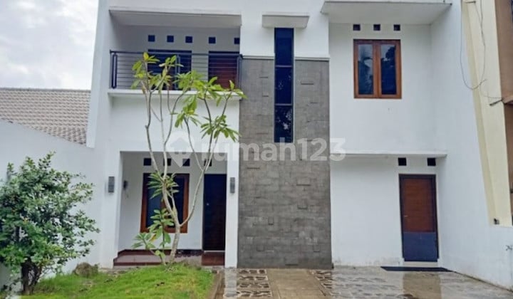 Rumah + Furniture di Perum Villa Green Village, Dekat Jl Palagan, Sleman