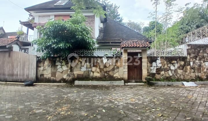 Rumah Mewah 2 Lantai di Dalam Perumahan Hunian Eksklusif & Strategis, Maguwoharjo, Depok, Sleman