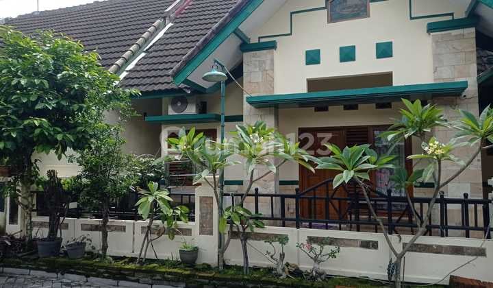 Rumah Dalam Perum Daerah Sendangadi Mlati