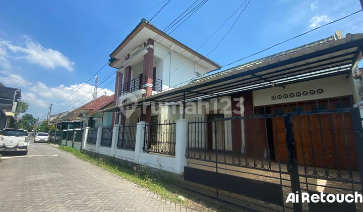 Rumah Dalam Perum 5 Menit Ke Ugm Dan Jcm