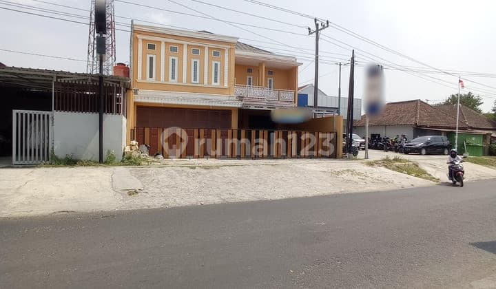 Profitable Investment 15-Room Boarding House on Main Road Padokan Bantul, Near Bank BRI, Tirtonirmolo, Kasihan, Bantul