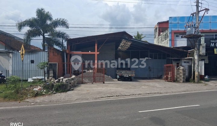 Lokasi Premium & Strategis, Disewakan Ruang Usaha 2 Lantai di Jalan Gito Gati, Sleman Cocok untuk Segala Bisnis