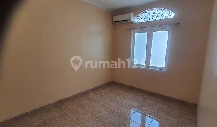 Rumah 2 Lantai di Cluster Monaco, Gading Serpong