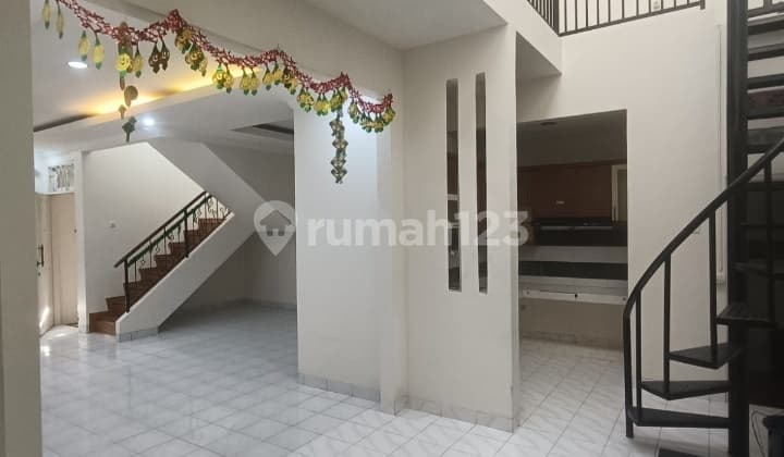 Urgent Sale House Ready to Move In