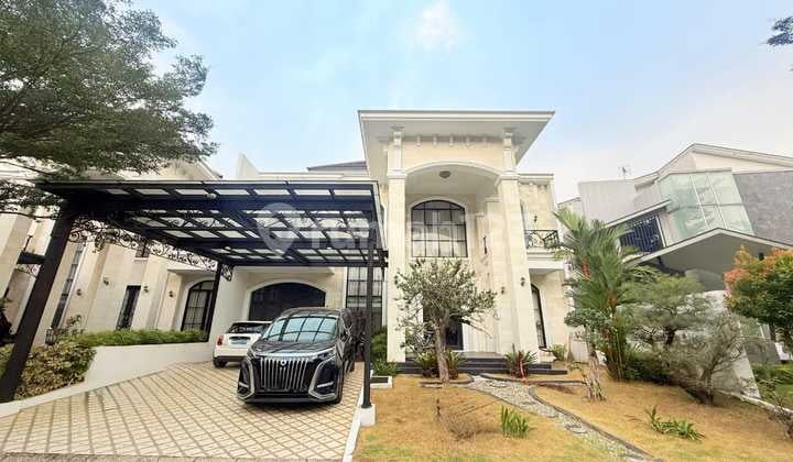 Rumah Mewah Lokasi Strategis Full Furniture Depan Green Area