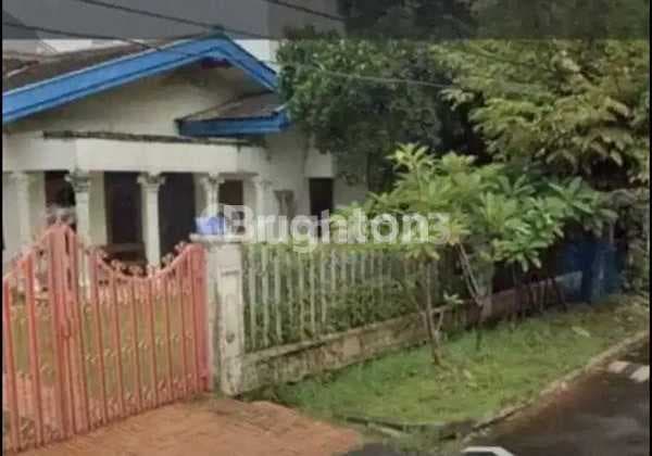 Rumah Hook dengan Tanah Yangluas Taman Alfa Indah