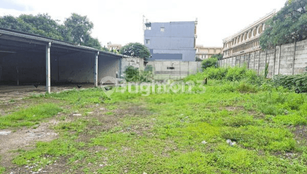 TANAH STRATEGIS NEMPEL DENGAN GREENN LAKE CITY COCOK UNTUK INVESTASI DAN USAHA