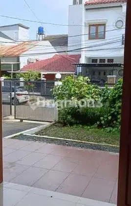 Rumah Cantik 2,5 Lantai di Puri Indah - Siap Huni, Layout Nyaman & Private Family Space!