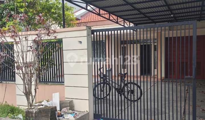 Disewa Rumah Luas Siap Huni di Meruya