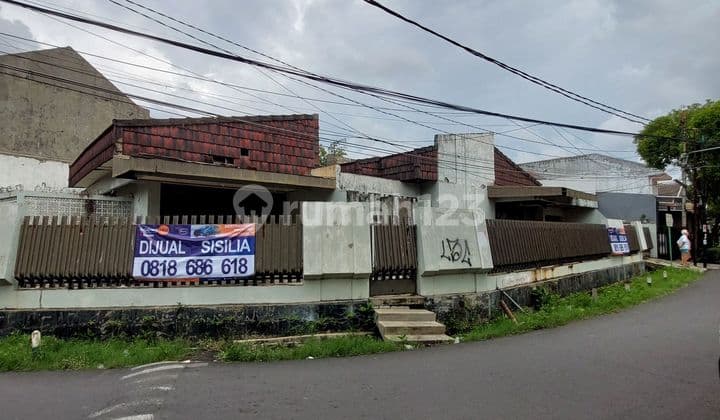 Corner house with land calculated in Cipinang Elok 1, East Jakarta