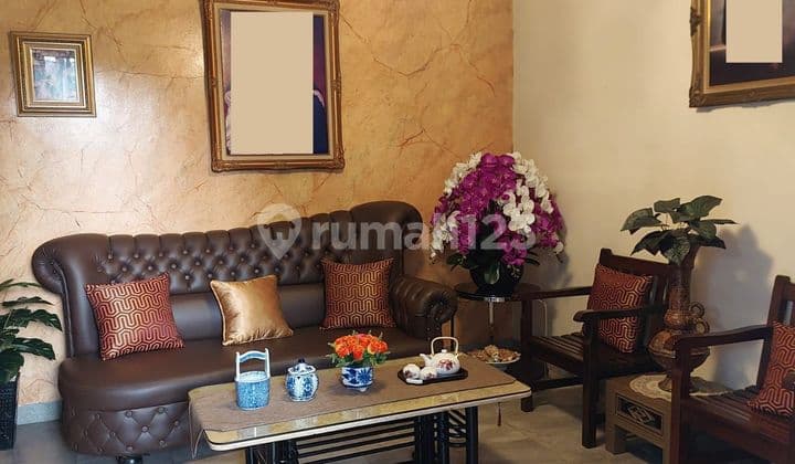 Nice House In Green Garden. West Jakarta/SHM/3 Bedrooms/Furnished