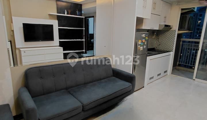 Apartemen Royal Medit/2 Br/furnished/dekat Mall Central Park
