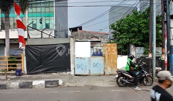 Tanah di bandengan Jakarta Utara/ Pinggir jalan/ SHM
