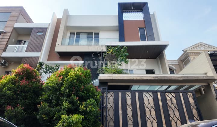 TERMURAH Rumah PIK 12x25 3 Lantai, Bangunan Kontraktor Minimalis , Selatan Siap Huni - JUAL CEPAT