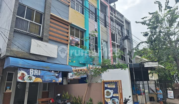 DISEWA Ruko Muara Karang 4,5x15 3 lantai . Hadap Jalan Raya. Cocok untuk Resto / Cafe dll