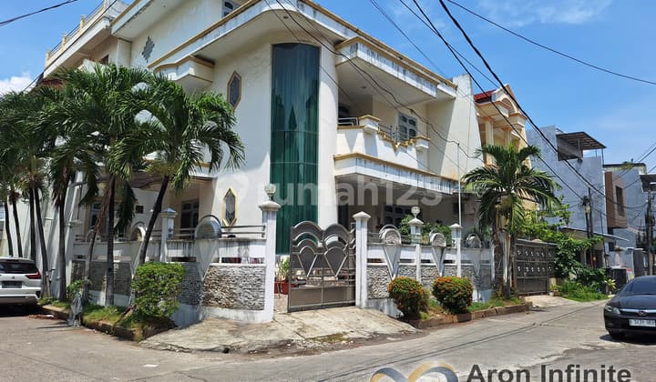 Dijual Rumah Hook Muara Karang 14X15 Lantai . Posisi Bagus Murah