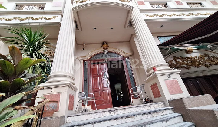 Rumah Mewah Pik Mediterania Boulevard 13,5x30 4 Lantai Hook Utara