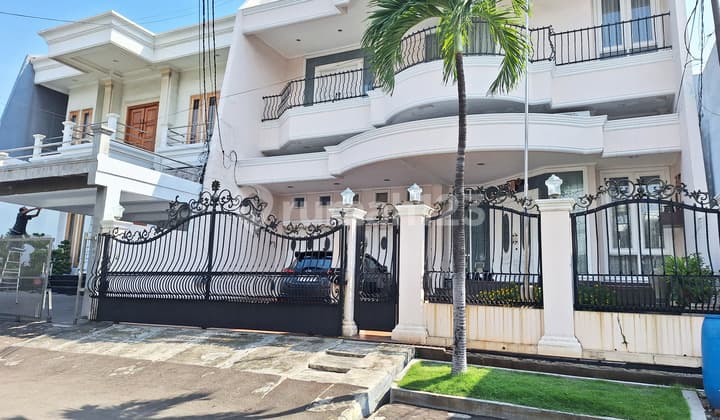 Dijual Rumah Mewah Pluit Timur Residence 12X25 3 Lantai, Siap Huni. Masih Bagus . Harga Murah