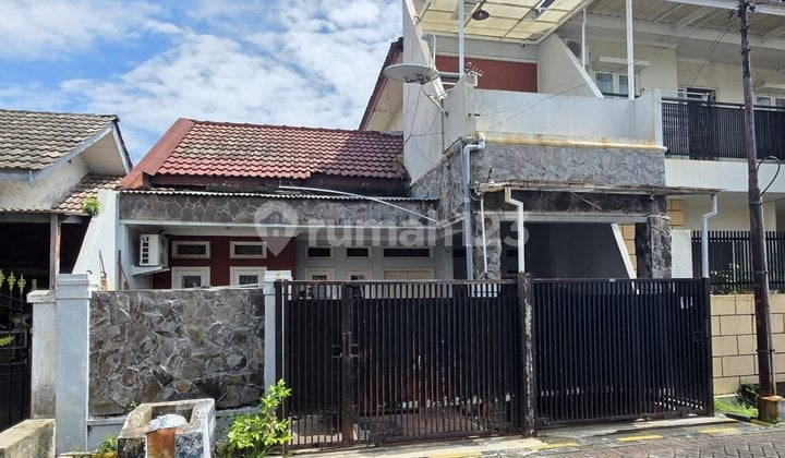Rungkut Mapan House Surabaya Near Campus and Toll