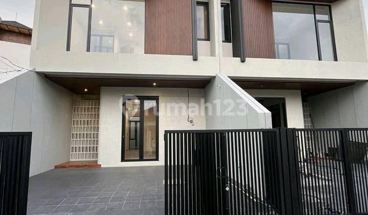 Rumah Klampis Semolo Surabaya