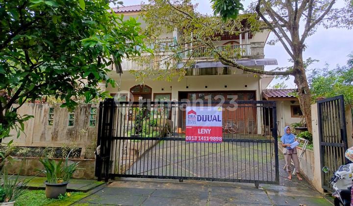 Dijual perumahan Elite di Telaga Kahuripan 2 Lantai Bagus Tenang nyaman dan asri