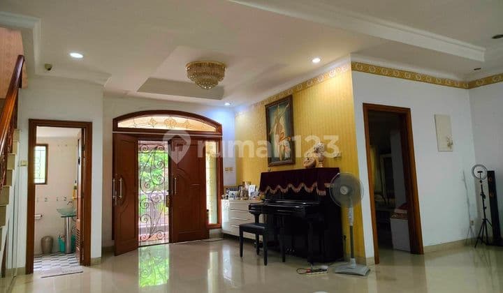 Rumah 2 Lantai Di Gading Pelangi