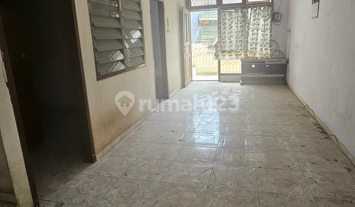 Rumah Tua Perlu Renovasi/bangun Ulang