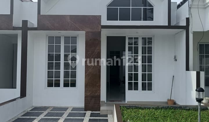 Rumah Di Pemda Cibinong 3 Kamar Tidur Siling Tinggi 7 Meter