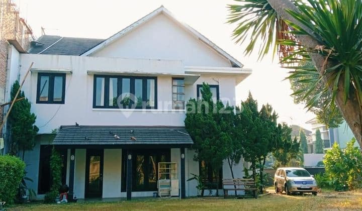 Rumah Asri Di Bsd & Taman Yg Luas Harga 6,8 M /Nego