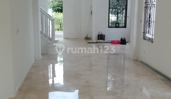 Rumah Mewah 2 Lantai Lippo Karawaci Sentral Tangerang