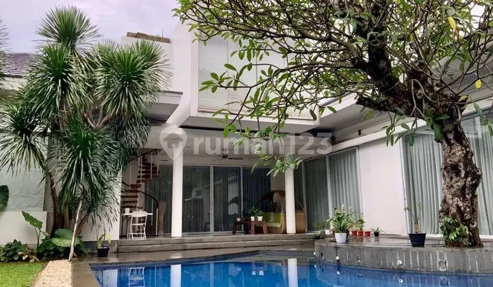 Dijual Rumah Modern Unfurnished di Jl Ampera Raya, Kemang