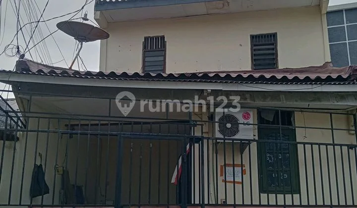 Disewakan Rumah 2 Lantai di Duta Buntu, Tanjung Duren, Jakarta Barat Disewakan Rumah 2 Lantai di Duta Buntu, Tanjung Duren, Jakarta Barat
