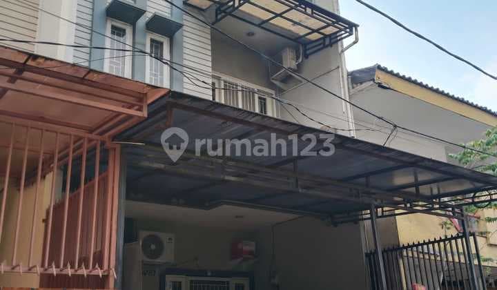 Dijual Rumah 3,5 Lantai di Kavling Polri, Jelambar, Jak-Bar