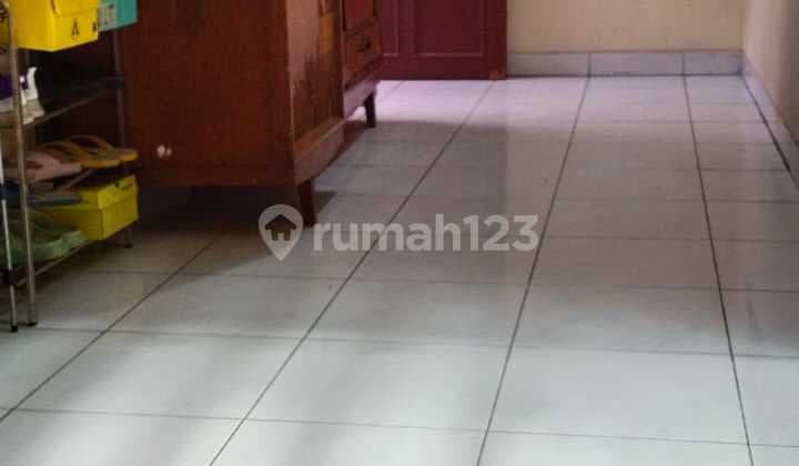 Disewakan Rumah Kos, 2 Lantai di Mangga Besar