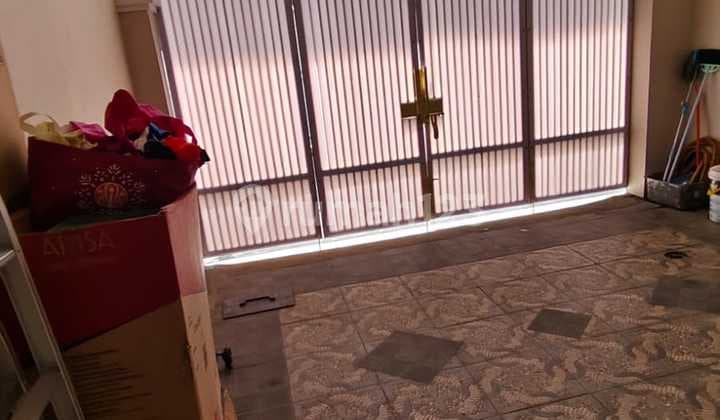 For Sale 3-Story Semi-Furnished House in Tanjung Duren Dalam