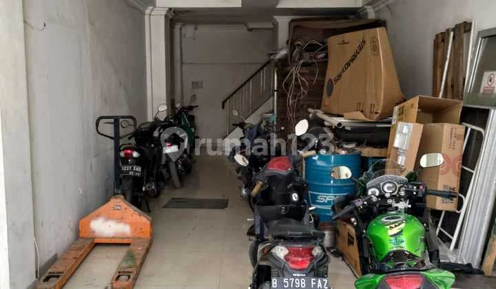 Dijual Ruko 3 Lantai Di Ruko 1000