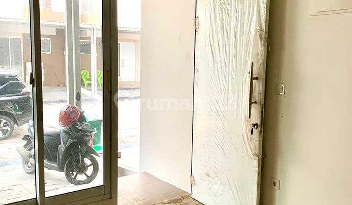 Rumah 3 Lantai di Lokasi Strategis, Sedayu City. Baru dan Murah