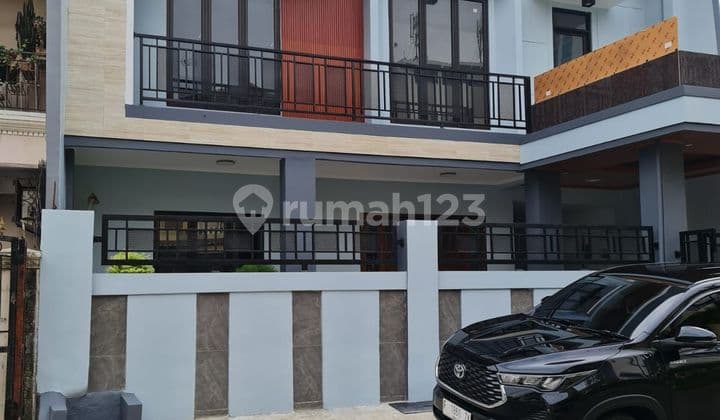 Brand new Rumah keren, artisitis di Janur Indah ,Kelapa Gading.LT 11x17, SHM, Nego