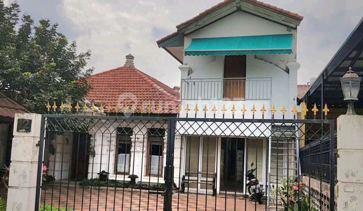 Jual Rumah Mewah 2.lantai Di Pondok Indah. Luas 562.m2. Shm. Ada Tempat Usaha/ Cafe.