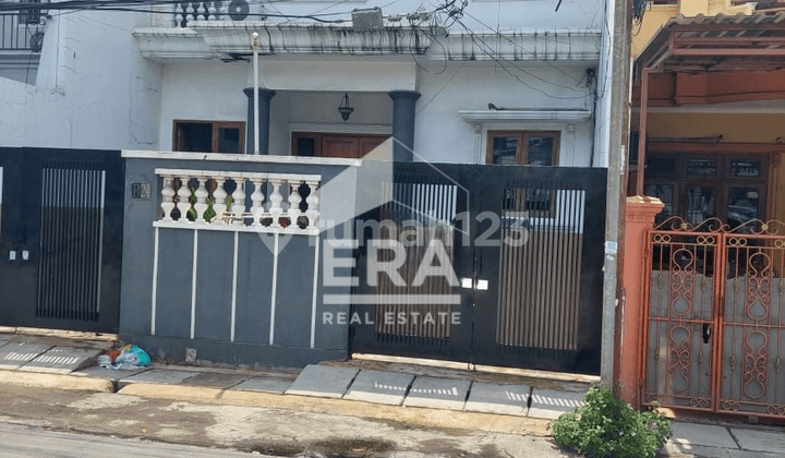 Di Jual Rumah 2 lantai di Musik Raya, Kelapa Gading. Luas 9x20.5 . SHM. siap huni.