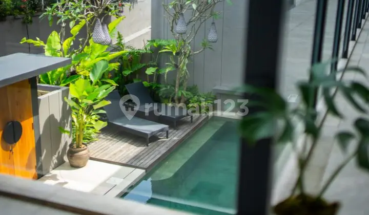 Leasehold and Rental of Beautiful 3-Story Villa in Mangelak Ungasan Badung