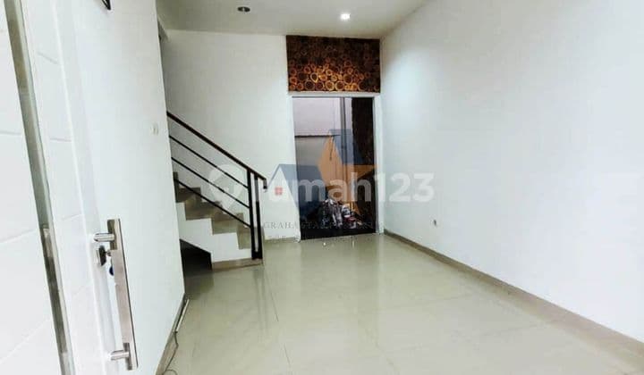 Rumah 2 Lantai SHM Sudah Renovasi di Ciputat Timur Tangsel