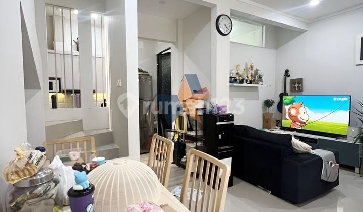 Rumah 2 Lantai Siap Huni Di Viola, Linea,ayna Graha Raya Bintaro Tangsel