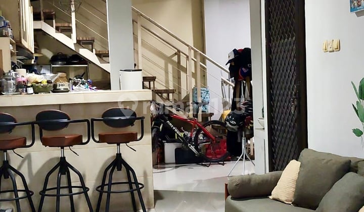 Rumah 2 LT Siap Huni Selangkah ke Transmart Graha Raya Bintaro Tangsel