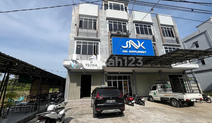 Disewakan Ruko Hook Jl. Ampera, Strategis, Lakasi Ramai