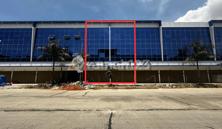 Siap Huni, Ruko, 3 Lantai, Dekat Pusat Perbelanjaan